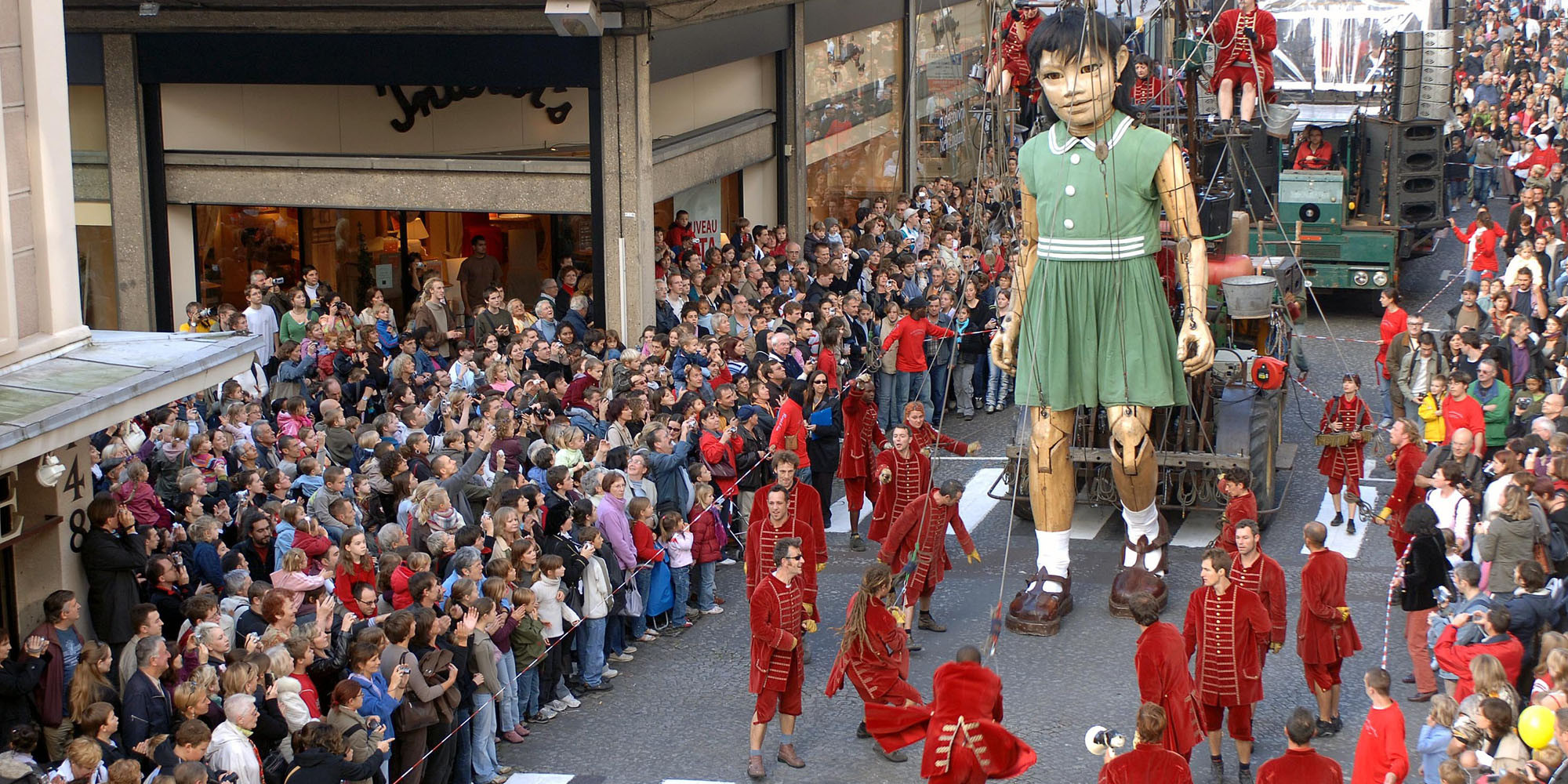 Royal De Luxe - La petite gÃ©ante
