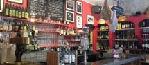 Boire un verre pour fêter l'inauguration du site